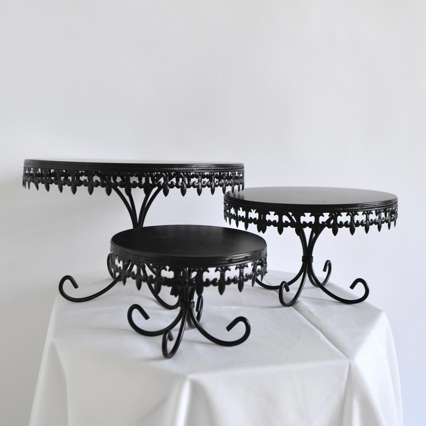 Black metal cake stand set